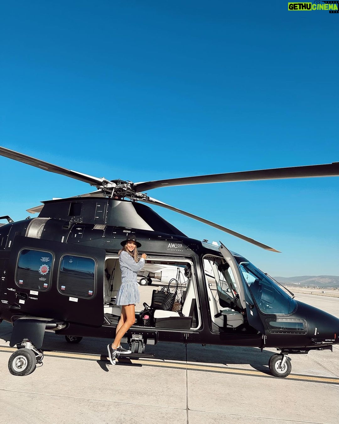 Tuvana Türkay - 110.7K Likes - 💙🇬🇷🤍