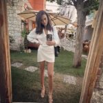 Tuvana Türkay Instagram - Burası benim evimmiş meğersem @banana.alacati ♥️ Banana Alaçatı