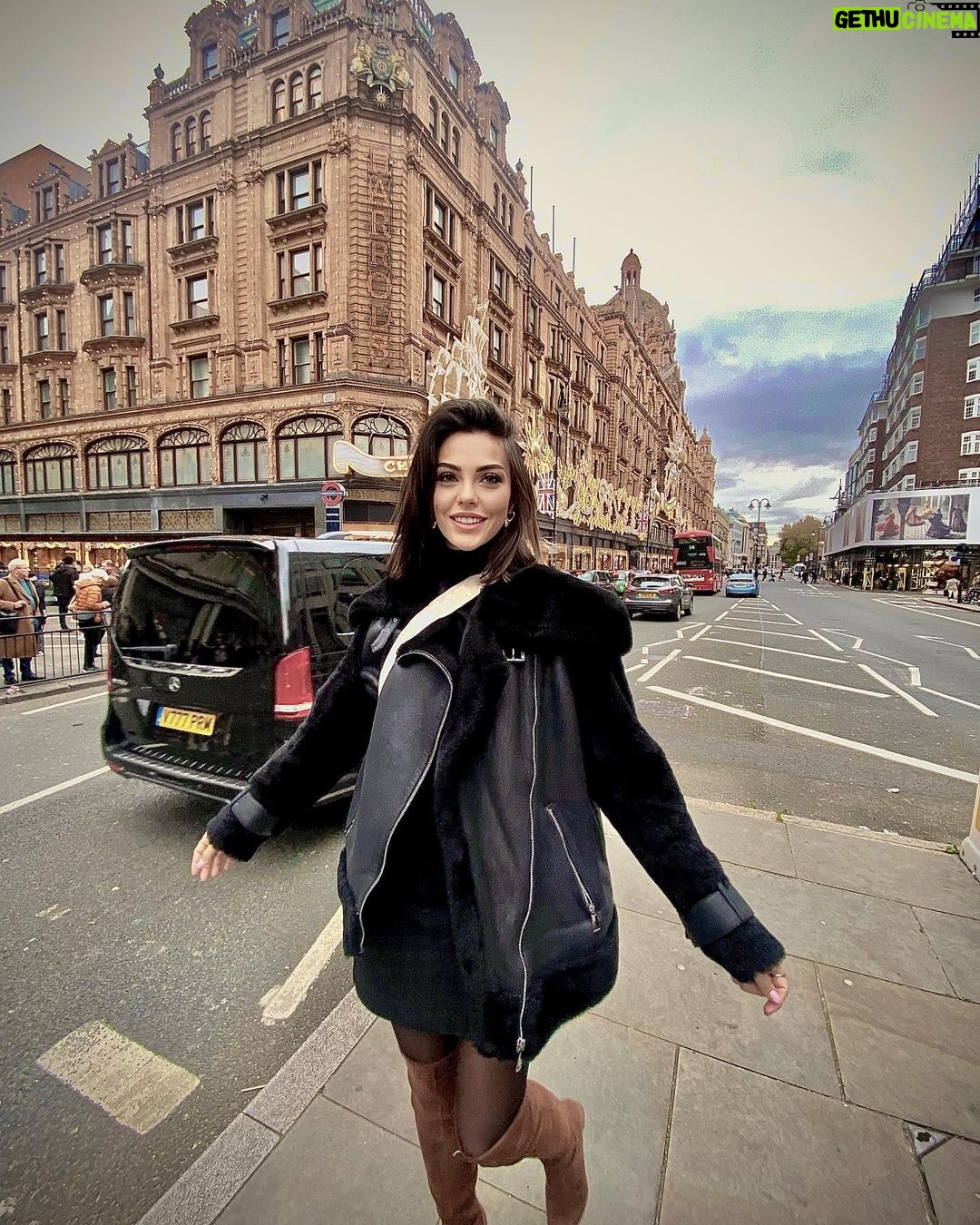 Tuvana Türkay Instagram - 🍂🍁 London, United Kingdom