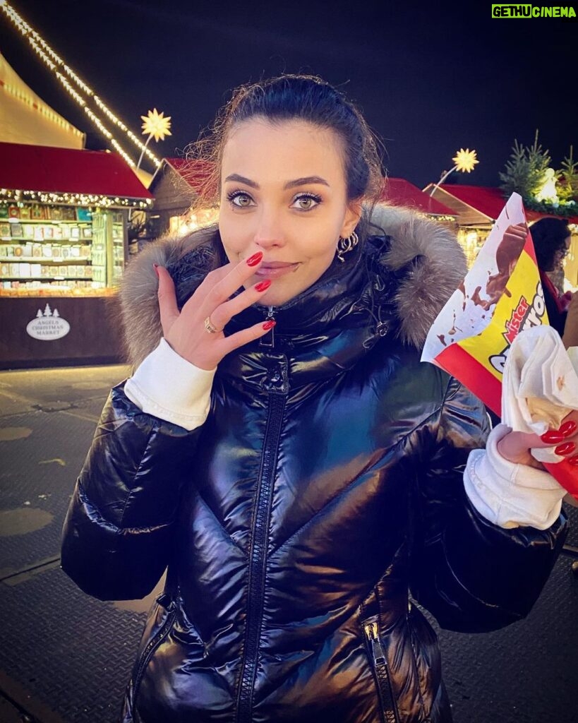Tuvana Türkay Instagram - 🤤 Winter Wonderland