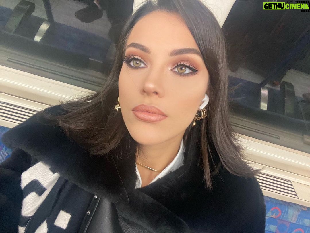 Tuvana Türkay Instagram - London, Unιted Kingdom