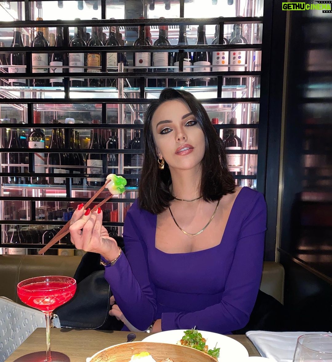 Tuvana Türkay Instagram - 🥢🍸 Hakkasan Mayfair