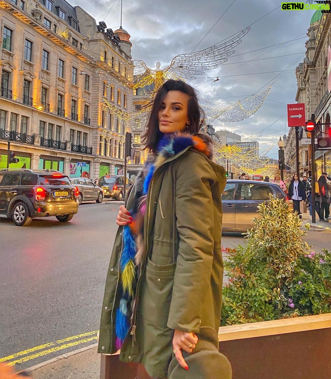 Tuvana Türkay Instagram - Regent Street