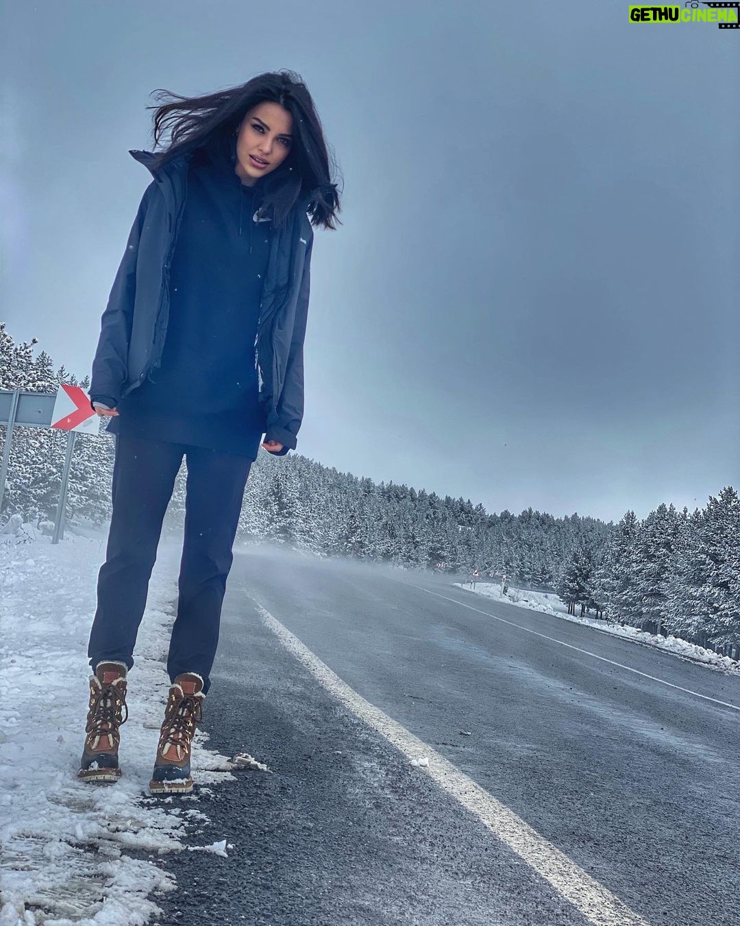 Tuvana Türkay Instagram - ❄️🎬 #fuad Ardahan