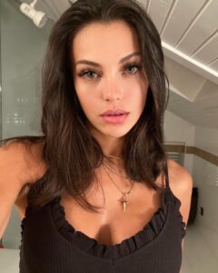 Tuvana Türkay Instagram - ✨