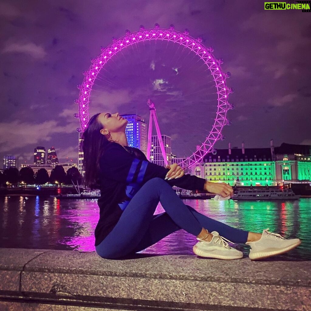 Tuvana Türkay Instagram - 🎡 London, United Kingdom