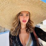Tuvana Türkay Instagram - @cavotagoomykonos 🤍🌸 Cavo Tagoo Mykonos