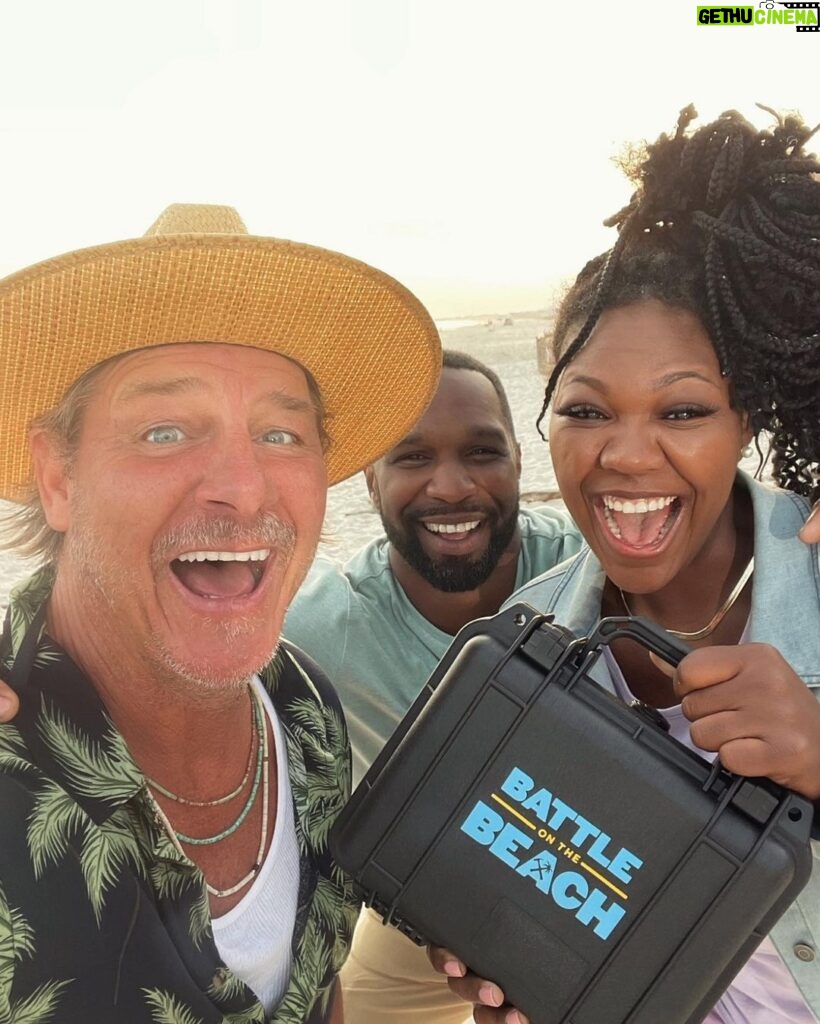 Ty Pennington Instagram - #BOTB SO flipping proud of my team @smashingdiy & @iamstevelewis 🙌🏼 Holy crap did they make a beautiful house! ALL the teams worked so damn hard and should all be so proud. It was such a honor to work with Steve & Ashley- we clicked so well creatively. It was so much fun to bounce ideas off of each other and push the creative limits. We are buddies for life 🙏🏼 Cannot wait to see what ya’ll do! #winners #teamty #proud #battleonthebeach Gulf Shores, Alabama