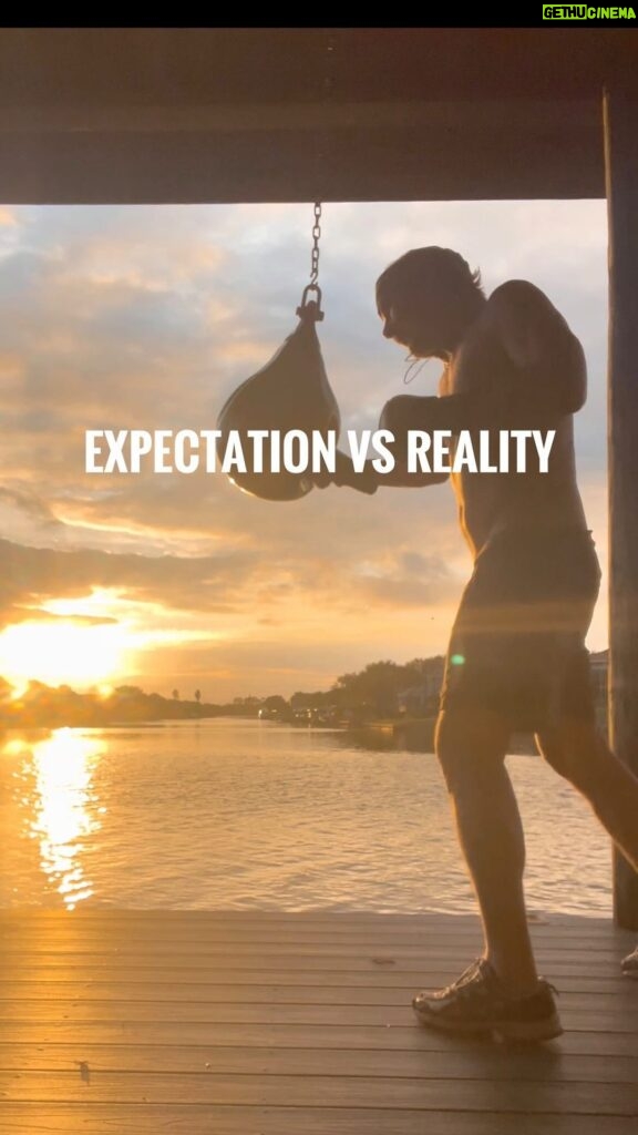 Ty Pennington Instagram - 2023 Expectation vs. Reality 🫠🫠 Anyone else?! Here’s hoping for a #knockout #2024 🤞🏼🤞🏼 whooooooo! #boxing #blindfolded #goals #fitness #fitafter50 #almost60 #itscoming #workout Palm Coast, Florida