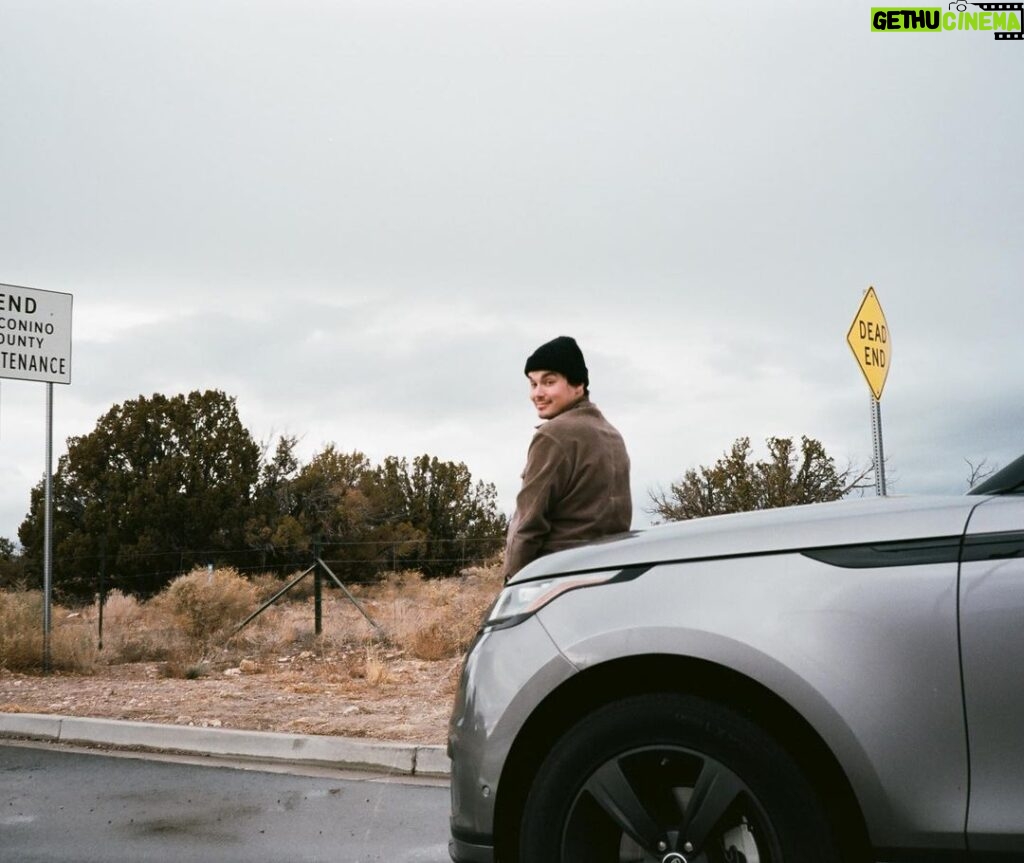 Tyler Blackburn Instagram - voyage des hommes On the Road