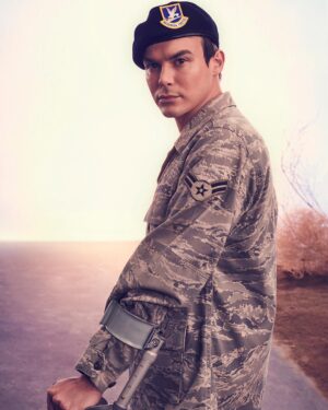 Tyler Blackburn Instagram - Alex Manes has been an amazing role to play thus far. The cast and crew of @cwroswellnm and I are so excited to announce the premiere on January 15th at 9/8c on The CW!