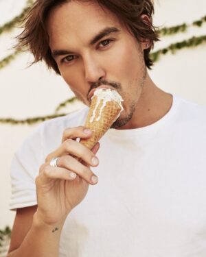 Tyler Blackburn Instagram - 🍦