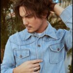 Tyler Blackburn Instagram - Thinking about the fact that it’s almost Christmas and it’s 80 degrees..