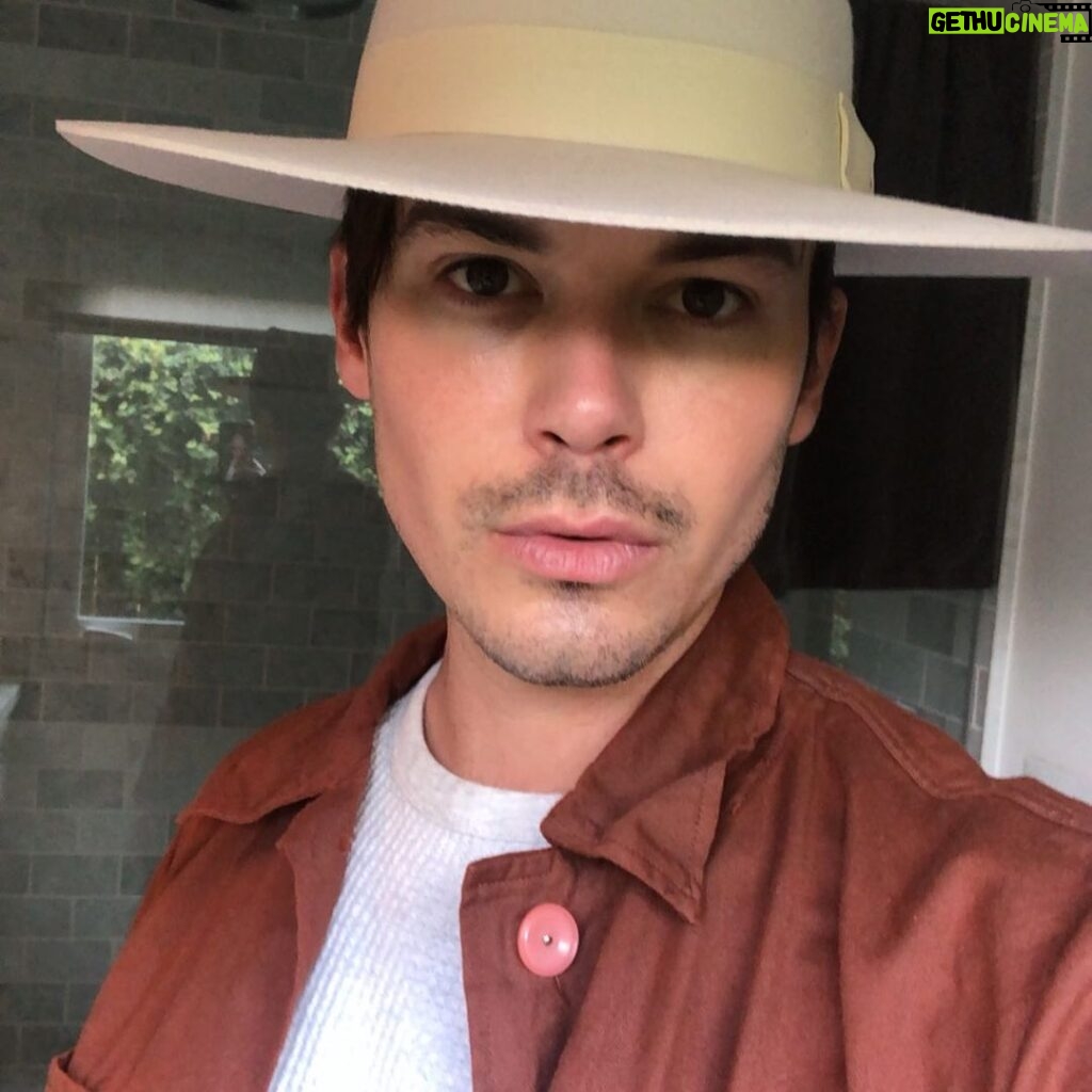 Tyler Blackburn Instagram - Hope everyone is staying happy and healthy ❤️