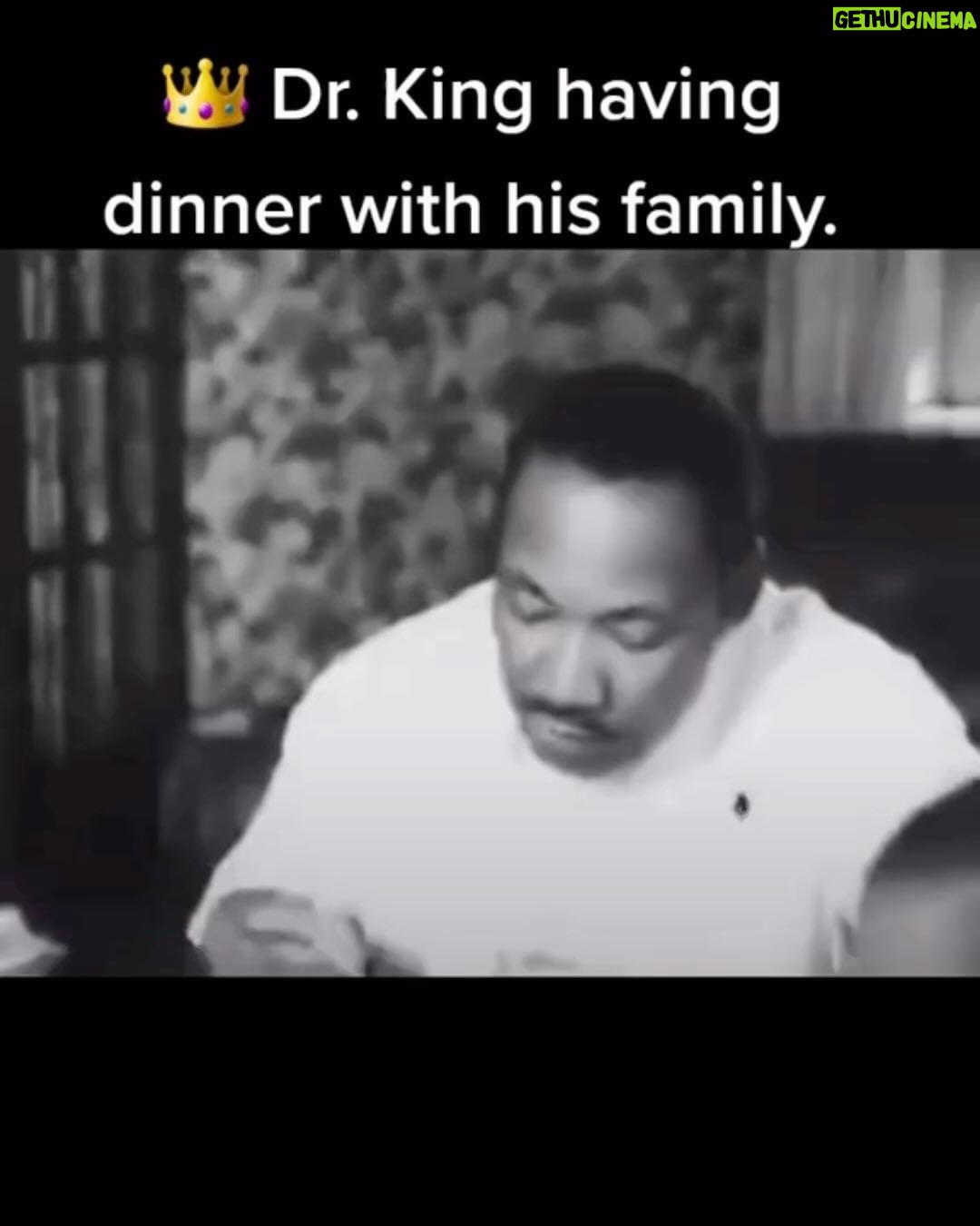 Tyrese Gibson Instagram - Can you imagine…? Just put yourself at this dinner table….. Wow just wow… I wanna go to Norway? Yes…. Let me educate you guys… dr. Martin Luther King Jr. was headed to Norway to receive the Nobel peace prize, but he had to travel all the way to Norway to receive his noble award…. So like most kids sitting there with a mom and dad wanted the kids I want to go to Norway…. Wow just wow…. The Kings…. RIP DEXTER King, Dr. Martin Luther King Jr., Coretta Scott King, and Yolanda King…. Let’s keep Martin luther king III and are beloved Bernice Queen King in our prayers…..