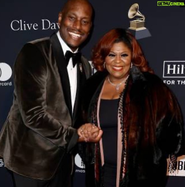 Tyrese Gibson Instagram - Excuse me sister Carol? I got it…. Put that mask back on hahaahhahahahhaahah!!!! OMG!!!!! I just seen the clip lol the ONLY thing I’m mad about? Is I wasn’t there…. You would have for SURE heard me SCREAMING through Kim’s mic with laughter from that sophisticated swerve! This we promise Sis Carol Momma Kim don’t need no help… Lol Go have a seat back in the adlib overflow section…. Even I know not to sing while she’s in her moment lol… Y’all are so dog gon’ funny out there… Let’s stay focused on these numbers being out up on the board! 700k views on your new song in less than 2 weeks on your new single “CALL HIS NAME” And now this? I was gonna wait to post this tomorrow…… Bur I just couldn’t wait….. it’s clear that you ARE TAPPED INTO that lifeline called JESUS!!!!! Maybe I live under a rock… But did you guys know that Queen KIM BURRELL has never had a #1 song?? How? So let me be the FIRST to tell my 19.3 million followers!!! KIM BURRELL IS #1 the song is called TAP INTO IT!!!!!!!!!! Celebrating you!!!! Rather the billboard had a slight delay in knowing or not….. Kim has ALWAYS been #1 for US!!!!!!! Yeaahhhhhhhh it’s happened!!!! It’s UP!!!! We are only in Jan and the #1 has already happened!! We’re all soooooo very proud….. Again sister sister Carol please pause of them adlibs! lol I promise you Momma Kim got it!!!! Hahahahahhaahahahahahaahaaaa Favor ain’t fair…. Yup…. Kim has 4 songs on the charts right now including LOVE TRANSACTION… You will always I repeat always be #1 to us REAL ONES!!!!!!!!! Congratulations!!! I want ALL the smoke over my earthy momma!!!! I can’t hear you lol of course not…. Put them numbers up on the board Earthly Momma Kim!! Yess yess and yess!!!! Glory be to Jesus Christ