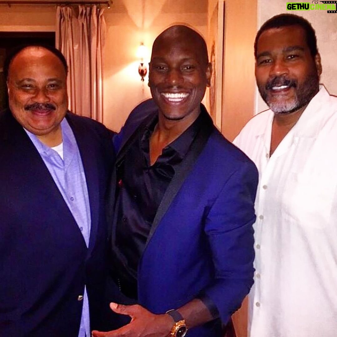 Tyrese Gibson Instagram - Dear KING DEXTER devastated ain’t even the word the tears just won’t stop falling the first time we met our brotherhood was instant….. Our brotherhood felt like a long lost Godly brotherhood that was beyond heaven sent…. So much in common… So many heart to hearts and moments…. So much history and this all happened in 2010 you’ve met everyone in the FAST CAST, you’ve been to every private dinner, concert, my daughters baby showers and birthday parties…. My daughter Shayla called you Uncle Dexter…. For me to be born at Martin Luther King Jr Hospital in 78 in WATTS… And you telling me detailed stories of how your father came to Watts in 1965 during the WATTS RIOTS…. Our talks would last for 8 to 10 hours at a time….. The best man I’ve ever known…. My life will never ever be the same…. The most mysterious and private off the grid of anyone I’ve ever known…. I’m going to do exactly what you know I would… Make sure your First Lady Leah, Bernice and Martin and your niece and Ambassador Andrew young are ok, and try and keep them all in the best of spirits….. Devastated and broken hearted…. Too many loses to count I just wanna be alone in a dark room with a real moment to pray and process this one…. Omg my big brother, my true hero is gone…. We were just texting about your father’s 95th birthday…. Omg this hurts… My heart and prayers go out to the King and Farris family…. Jesus please cover us all…. King Family