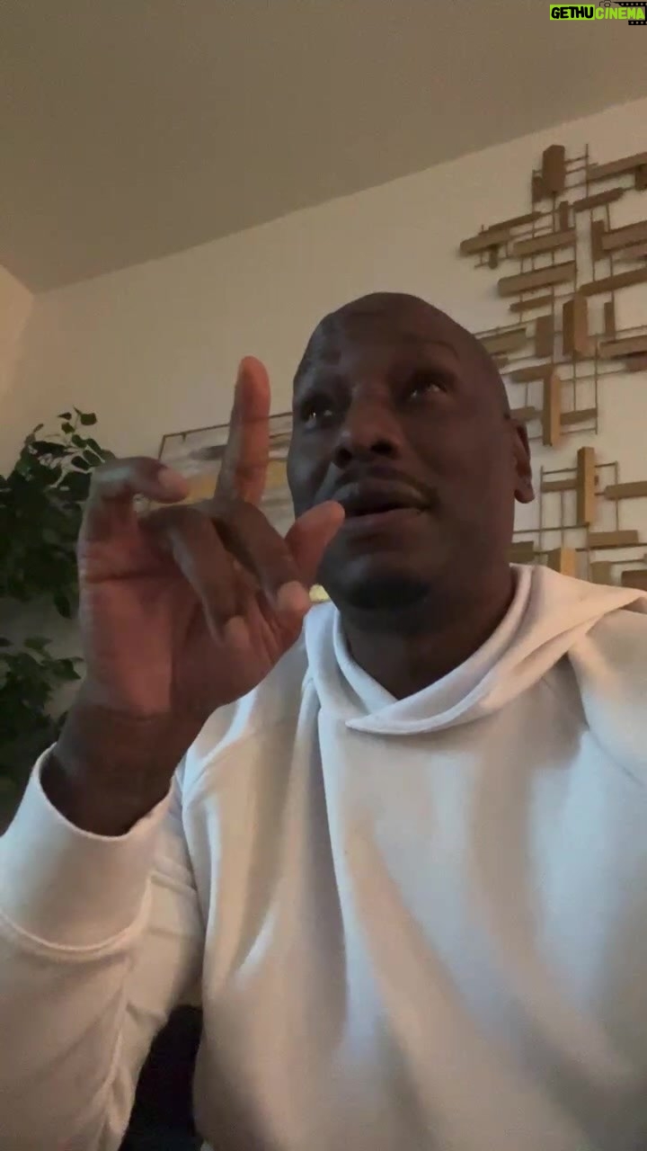 Tyrese Gibson Instagram - “A month ago I was dying and didn’t even know I was dying until they woke me up” -Kim Burrell aka pastor Lil Kim aka Momma Burrell aka @kimburrelllove aka Helen’s and pastor Julius Burrell’s baby girl