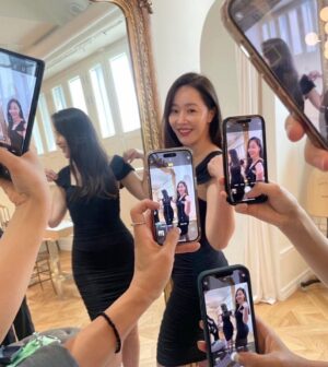 Uhm Ji-won Instagram - White or Black ??

(요즘 유행한다는 핸드폰샷
저도 한 번..☺️)