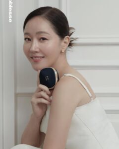 Uhm Ji-won Instagram - #nobless Photo #김외밀 Styling @wonderbird80 @luvoul Hair @eunnara82 Makeup @mirise1018 Seoul, Korea