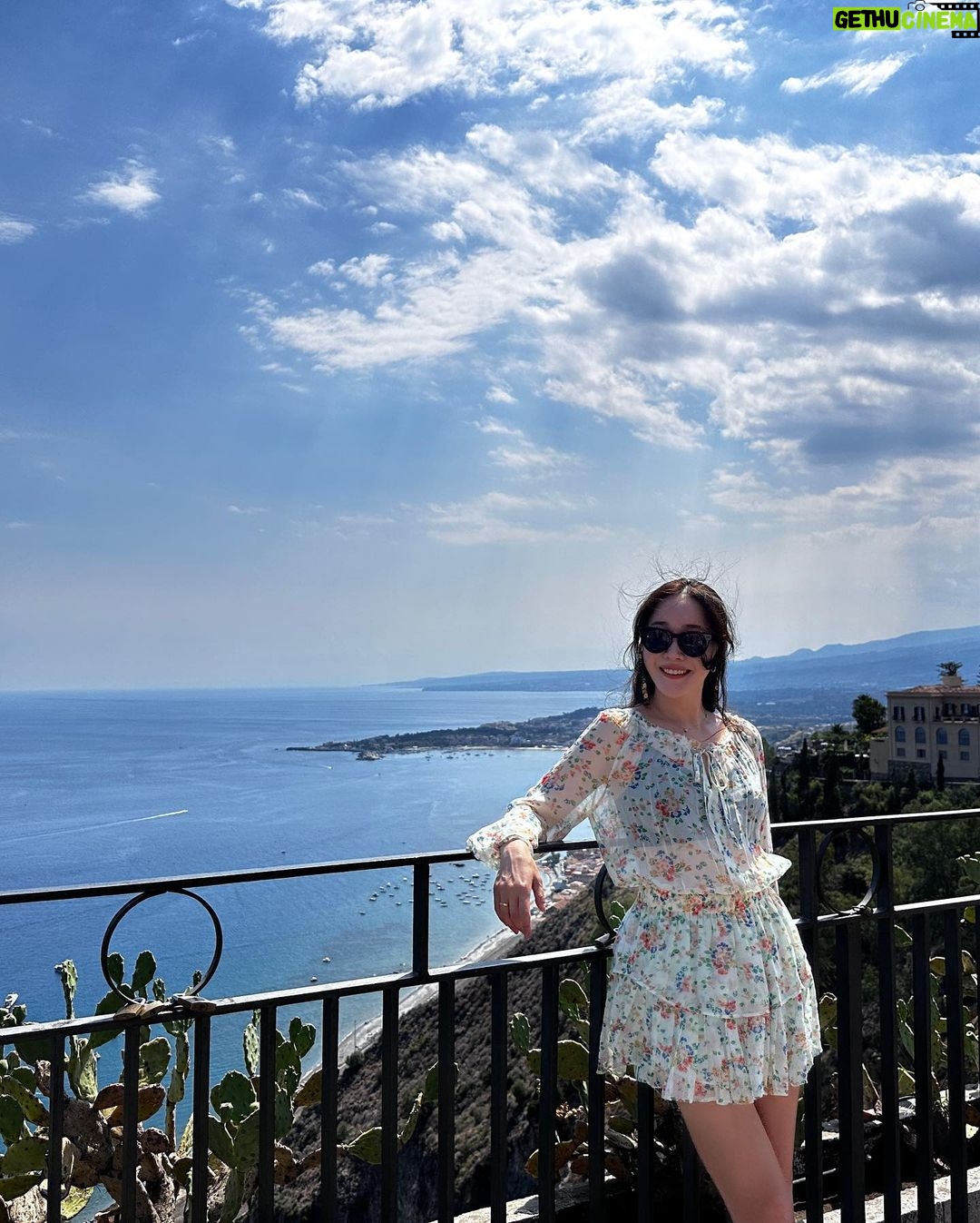 Uhm Ji-won Instagram - 다시 한 번 가보고 싶은 #타오르미나 Taormina, Sicily