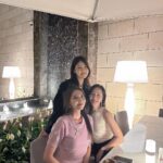 Uhm Ji-won Instagram - Art week #paradise @pcitykorea #artnight #friezeseoul #라스트세션 #뮤지컬프리다 #fendi #shakeshakeburger #atomix