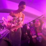 Uhm Ji-won Instagram – 조금 늦은 2023년 포스트.

지난해는 #잔혹한인턴 과 #여름감기 라는 단막으로 여러분들 만났었죠.
2023년 12월 30일
제작년에 방영된 #작은아씨들 로 #apanstarawards 에서 상을 받게 되어 저는 감사한 마음으로 한 해를 마무리 했어요. 작씨들이 작풍상도 받게되어 영광이었습니다. 

올 해도 열심히 연기해서 좋은 작품으로 인사드릴게요

수상하신 모든 분들 축하드리며
여러분 새해 복 가득 받으세요!! 💓