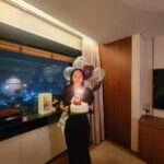 Uhm Ji-won Instagram – 조금 늦은 2023년 포스트.

지난해는 #잔혹한인턴 과 #여름감기 라는 단막으로 여러분들 만났었죠.
2023년 12월 30일
제작년에 방영된 #작은아씨들 로 #apanstarawards 에서 상을 받게 되어 저는 감사한 마음으로 한 해를 마무리 했어요. 작씨들이 작풍상도 받게되어 영광이었습니다. 

올 해도 열심히 연기해서 좋은 작품으로 인사드릴게요

수상하신 모든 분들 축하드리며
여러분 새해 복 가득 받으세요!! 💓