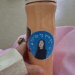 Uhm Ji-won Instagram - 부쩍 추워진 날씨에 따뜻한 마음처럼 와준 따뜻한 커피차 고마워 나의 오랜 동네친구💓 25년에 만날수 있는 #탄금#netflix #열심히촬영하고있어요