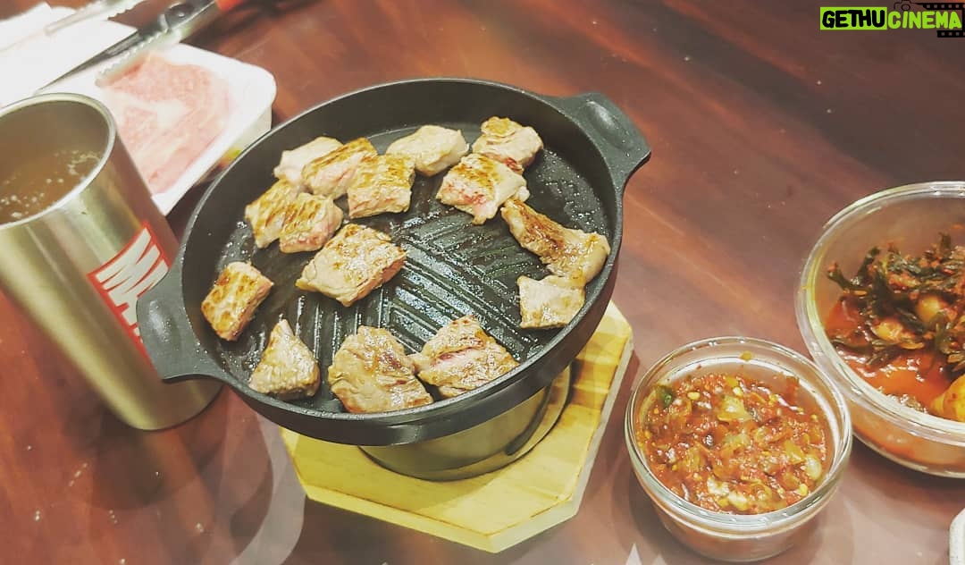 Uhm Ki-joon Instagram - 생일은 역시 혼술이징~ㅎㅎ 축하해주신 모든분들 감사합니다~ㅎ