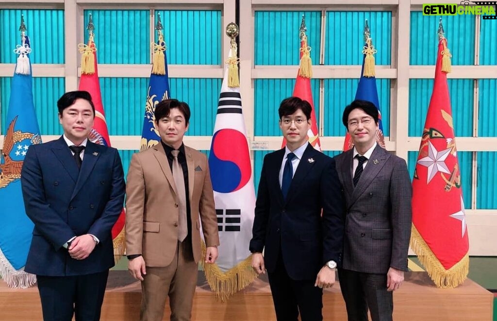 Uhm Ki-joon Instagram - 국군의날 행사에 참여하게되어 영광이였습니다 ^^*