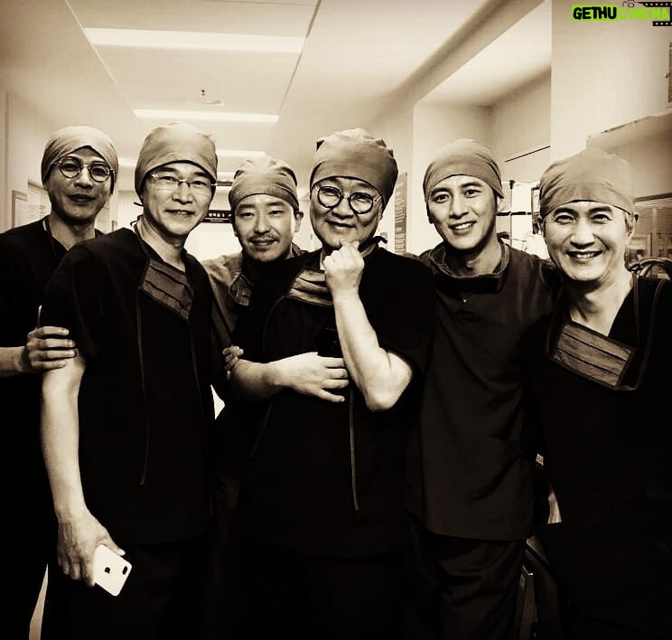 Uhm Ki-joon Instagram - 흉부외과~ 마지막까지 화이팅~ ㅎㅎㅎㅎㅎ