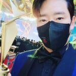 Uhm Ki-joon Instagram – 2021 아시아모델어워즈 아시아스타상~
정말 감사합니다~
앞으로 더 믿을수있는 배우가 되도록 
항상 끊임없이 노력하고 공부하겠습니다~
열심히 살겠습니다^^*