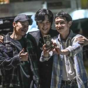 Uhm Ki-joon Instagram - 이 사진을 이제야~
엄봉윤 사랑합니다~
7인의 탈출 화이팅~~!!!!
