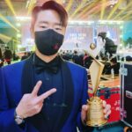 Uhm Ki-joon Instagram - 2021 아시아모델어워즈 아시아스타상~ 정말 감사합니다~ 앞으로 더 믿을수있는 배우가 되도록 항상 끊임없이 노력하고 공부하겠습니다~ 열심히 살겠습니다^^*