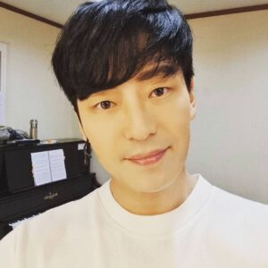 Uhm Ki-joon Instagram - 광화문연가 3번째공연~
공연이 끝나는 그순간까지 항상 최선을 다해서 끝까지 열심히하겠습니다~
감사합니다^^*