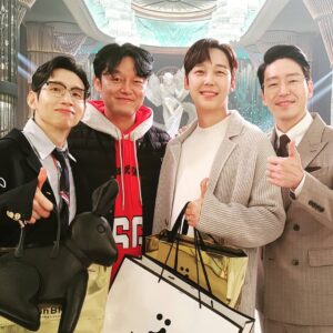 Uhm Ki-joon Instagram - 펜트하우스 시즌2
9일 남았네요~
많은 관심과 사랑 부탁드릴께요~ㅎ