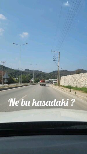Umut Oğuz Instagram - Başka ülkede yaşayamam 😅😅😅

#kahkahalı 
#başkaülkedeyaşayamam 
#funnyvideos