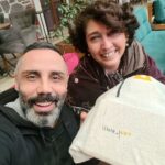 Umut Oğuz Instagram - Ne güzelsin Ege 🧿 Muhabbetin ayrı Kalbin ayrı güzel 💜 Hiç değişmedi bu ruh hali, Sana gelirken taşikardi, Giderken hüzünlü bir yeşilçam filmi gibisin. Şimdilik hoşça kal, Ektik tohumları sevgiyle Tez vakit tekrar görüşüp Sahnede kavuşmak dileğiyle🙏🏼