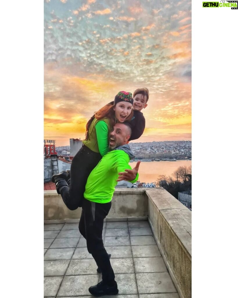 Umut Oğuz Instagram - İyi akşamlar 💜🧿 Galata Kulesi, Beyoğlu