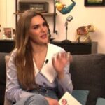 Umut Oğuz Instagram - Sevgili @didarustun 'ün sunduğu Davetsiz Misafir ile evimizi ilk kez bir programa açtık 🥰 @womantvtr 'nin ikinci baharında, yayın hayatının uzuuuun ömürlü olmasını dileyerek eğlenceli anları paylaşalım istedik 😊 Kahkahası bol bir sohbet oldu... Bu akşam 19:00 'da Woman Tv'de 🌟🧿 @turuncubigezegen @ezberbozanbebekler #davetsizmisafir