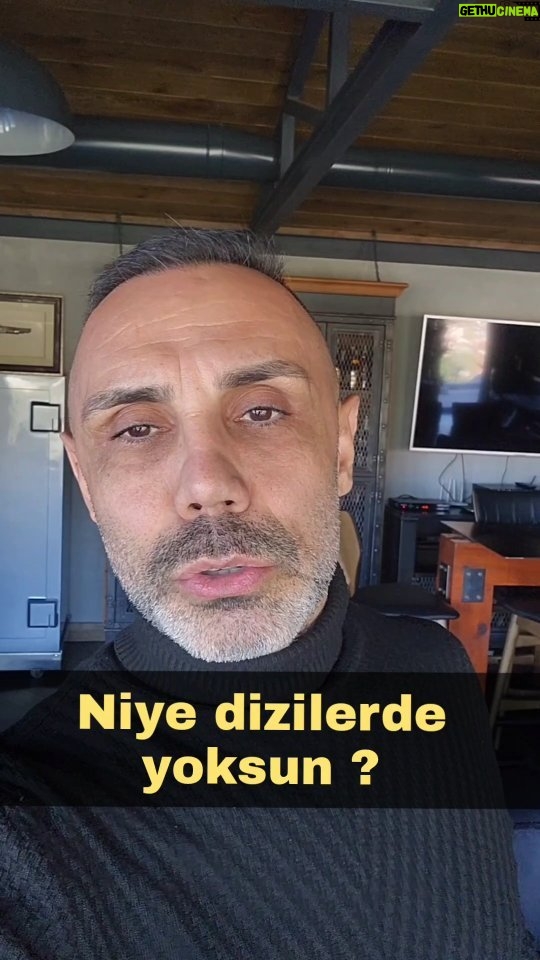 Umut Oğuz Instagram - Büyük lokma ye, büyük söz etme ! Dizileri nereden izliyorsun ?