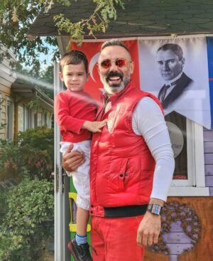 Umut Oğuz Instagram - Cumhuriyetimizin 99.yaşı kutlu olsun🇹🇷
#29ekimcumhuriyetbayramı