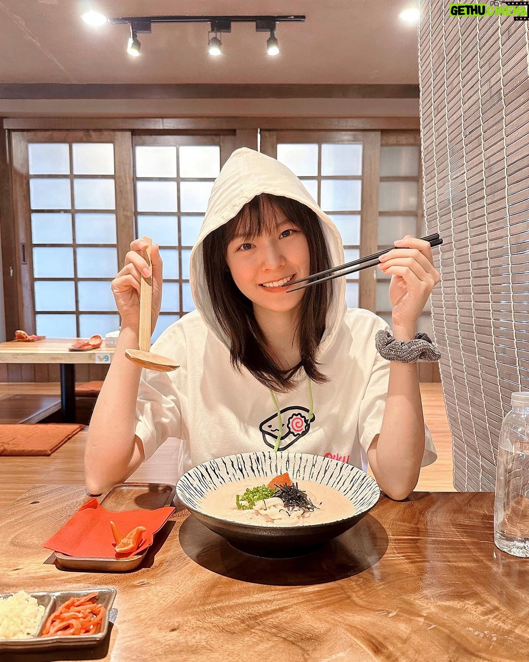 Ungsumalynn Sirapatsakmetha Instagram - เย็นแล้วอย่าลืมหาอะไรหม่ำๆนะก๊ะ😝🍜