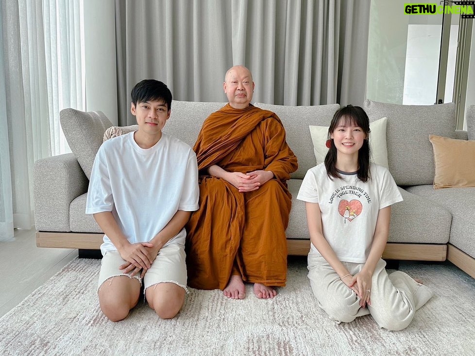 Ungsumalynn Sirapatsakmetha Instagram - ขึ้นบ้านใหม่.. ขอให้ความรักสดใหม่ตลอดไปเลยนะก๊าบบ สาธุ🙏🏻🥰🏡