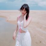 Ungsumalynn Sirapatsakmetha Instagram - ทรายอาจจะร้อนแต่ถ้าพี่อ้อนหนูอาจจะรัก💗☺️ Devasom Khao Lak Beach Resort & Villas