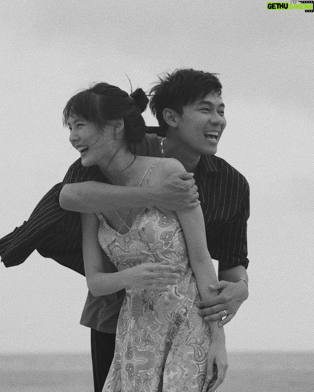 Ungsumalynn Sirapatsakmetha Instagram - เพิ่งรู้ว่าฉันไม่ได้ต้องการคนที่”ดีพอ”เพื่อมารักกัน เพิ่งรู้ว่าฉันต้องการแค่คนที่”พอดี”กับฉัน และคนนั้นคือ.. เธอ #พรีเวดดิ้งได้ทุกที่ที่มีเธอ #Devasom Devasom Khao Lak Beach Resort & Villas