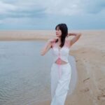 Ungsumalynn Sirapatsakmetha Instagram - ทรายอาจจะร้อนแต่ถ้าพี่อ้อนหนูอาจจะรัก💗☺️ Devasom Khao Lak Beach Resort & Villas