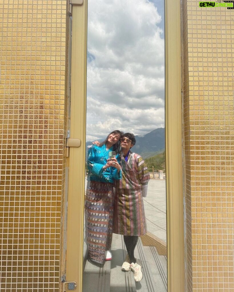Ungsumalynn Sirapatsakmetha Instagram - แต่งตัวแบบนี้พี่ชอบมั้ยค่ะ☺️ @tourismbhutan #themarcompro Bhutan འབྲུག་རྒྱལ་ཁབ་
