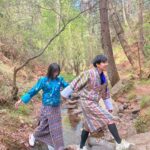 Ungsumalynn Sirapatsakmetha Instagram - แต่งตัวแบบนี้พี่ชอบมั้ยค่ะ☺️ @tourismbhutan #themarcompro Bhutan འབྲུག་རྒྱལ་ཁབ་